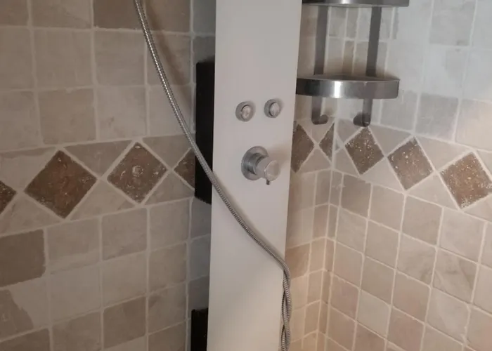 Maison Au Pied Du Chateau, Terrasse גריניאן